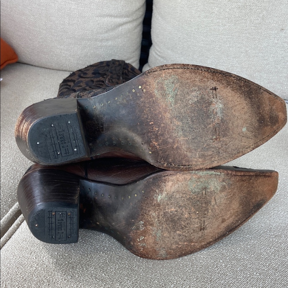 Corral‎ Lace Embroidered Cowboy Boots. Size 10 - Picture 6 of 11